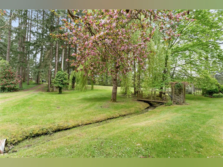 2420 Spring Beach Drive, Gabriola Island, BC, V0R 1X7 - 22