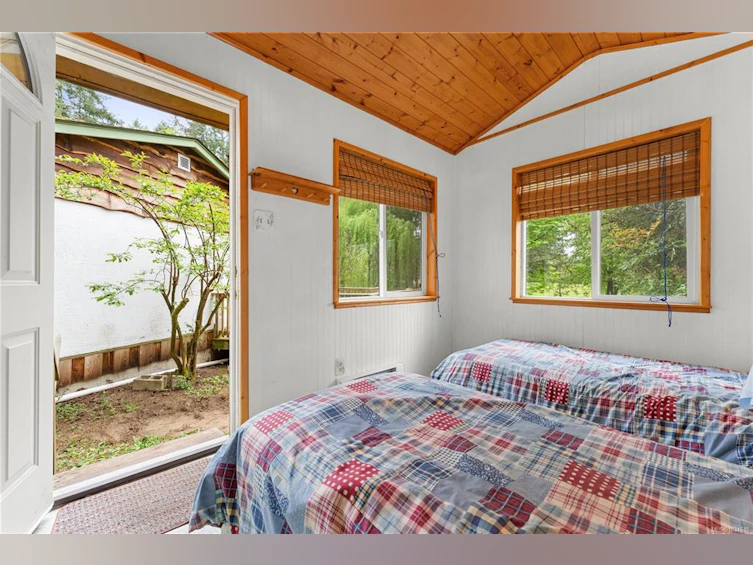 2420 Spring Beach Drive, Gabriola Island, BC, V0R 1X7 - 31