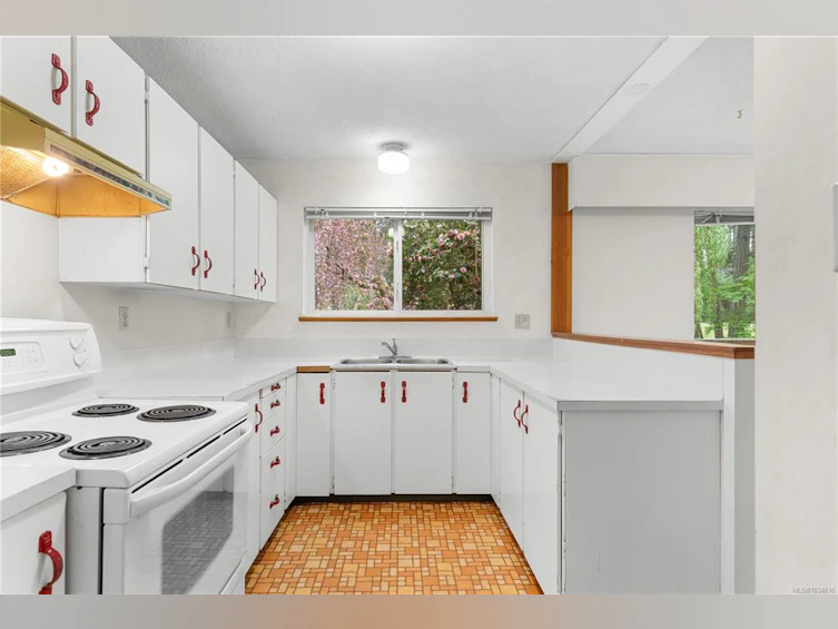 2420 Spring Beach Drive, Gabriola Island, BC, V0R 1X7 - 11