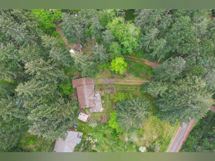 2420 Spring Beach Drive, Gabriola Island, BC, V0R 1X7 - 3