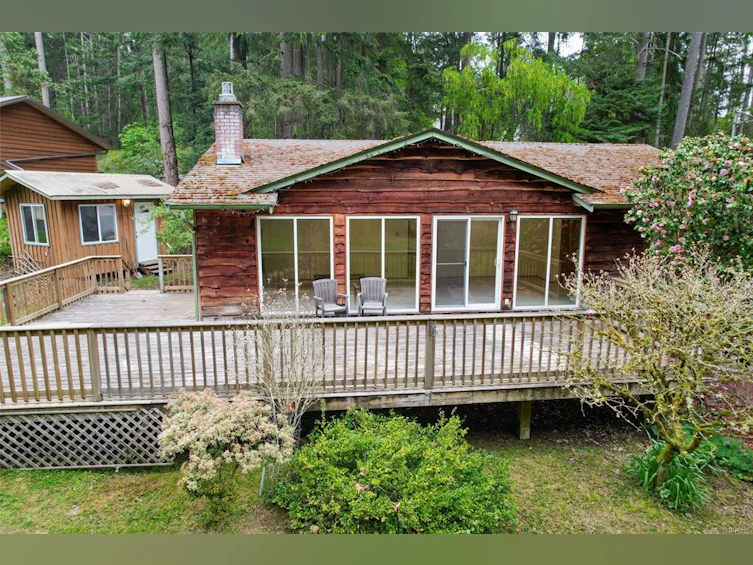 2420 Spring Beach Drive, Gabriola Island, BC, V0R 1X7 - 2