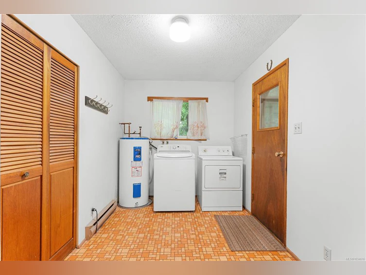 2420 Spring Beach Drive, Gabriola Island, BC, V0R 1X7 - 16