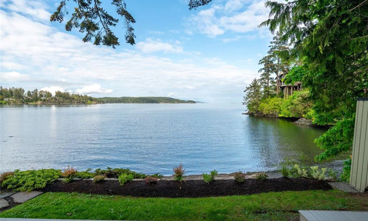 16-2330 Harbour Road