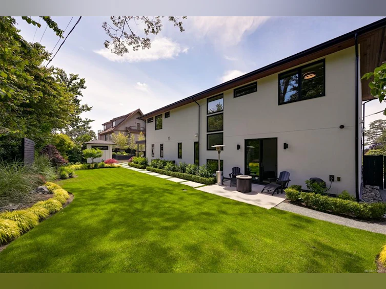 717 Robleda Crescent, Victoria, BC, V8S 3K6 - 73