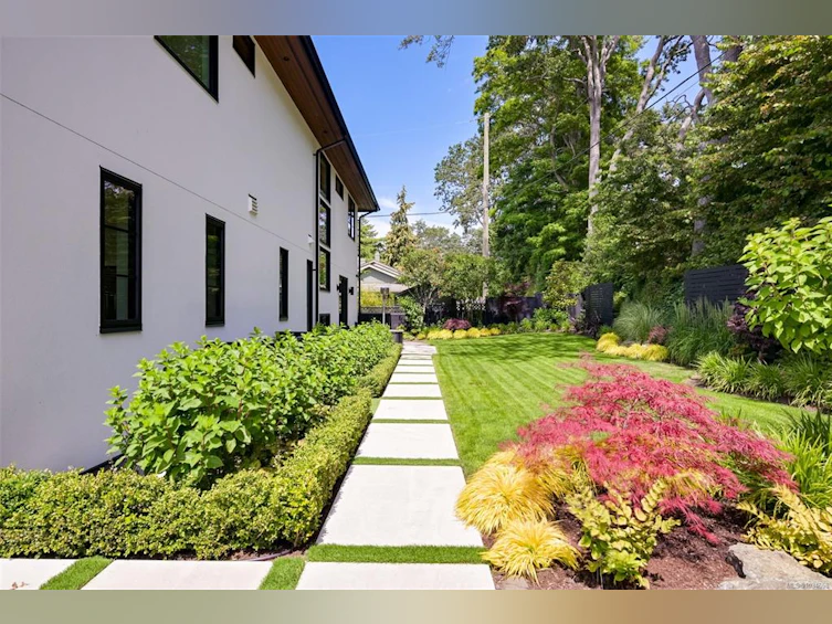 717 Robleda Crescent, Victoria, BC, V8S 3K6 - 72
