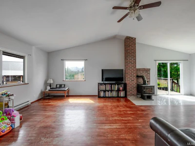 981 Pratt Road - 4