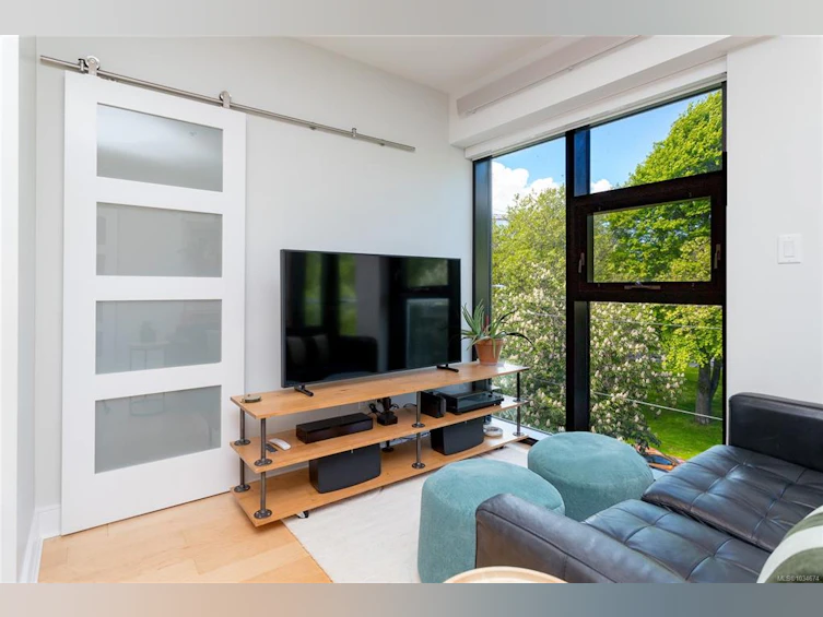 N408-1105 Pandora Avenue, Victoria, BC, V8V 3P9 - 6