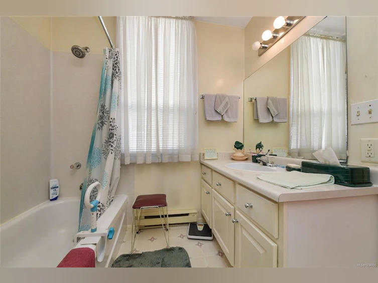 1701 Stanley Avenue, Victoria, BC, V8R 3X1 - 15