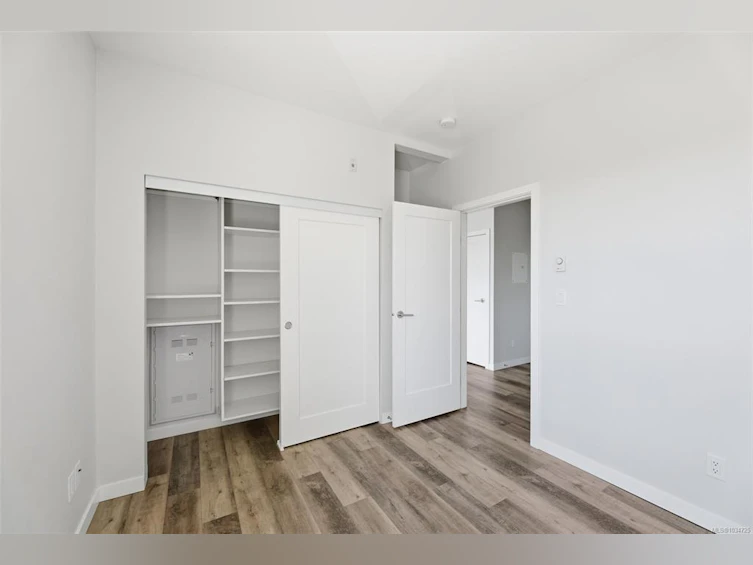 303-1515 Redfern Street, Victoria, BC, V8R 4X3 - 11