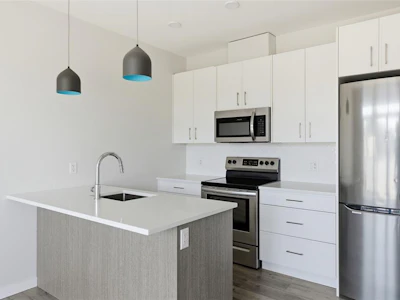 303-1515 Redfern Street - 5