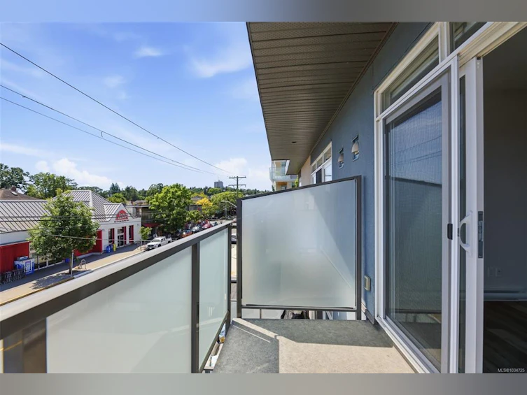 303-1515 Redfern Street, Victoria, BC, V8R 4X3 - 17