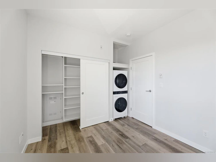 303-1515 Redfern Street, Victoria, BC, V8R 4X3 - 12