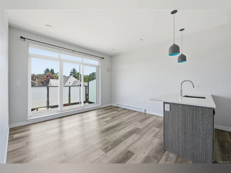 303-1515 Redfern Street, Victoria, BC, V8R 4X3 - 7