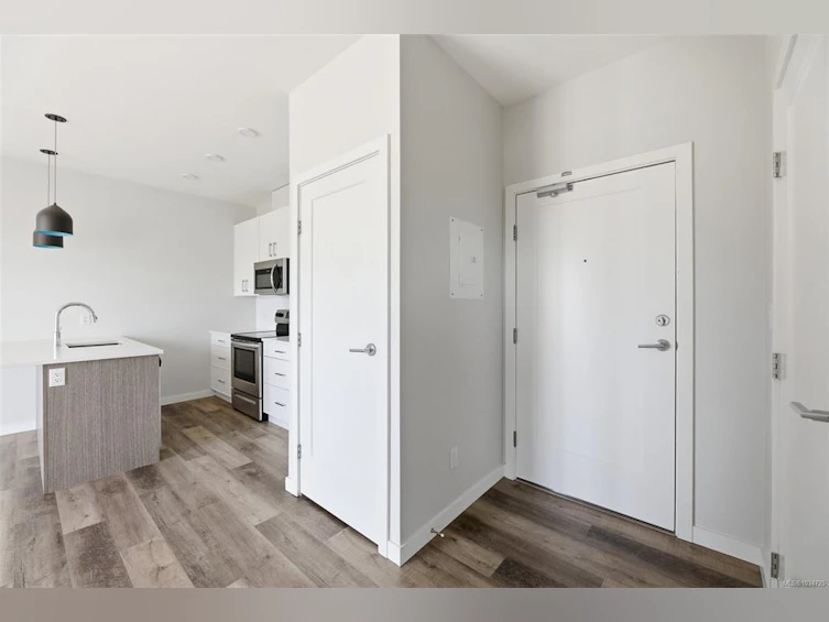 303-1515 Redfern Street, Victoria, BC, V8R 4X3 - 14