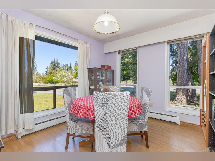 610 Chinook Avenue, Parksville, BC, V9P 1A5 - 5