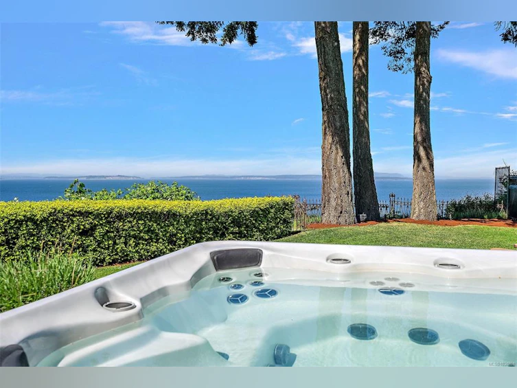 4561 Bissenden Place, Saanich, BC, V8N 3K5 - 22