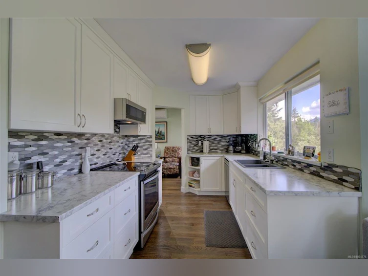 414 Donner Drive, Gold River, BC, V0P 1G0 - 3