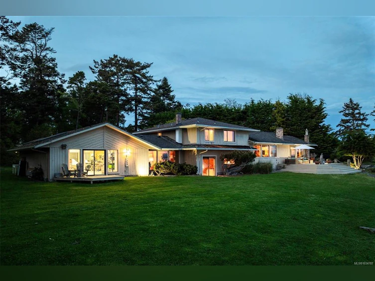 3035 Mcanally Road, Saanich, BC, V8N 1T3 - 18