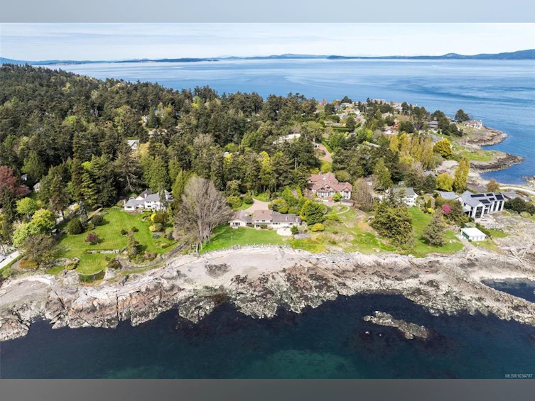 3035 Mcanally Road, Saanich, BC, V8N 1T3 - 52