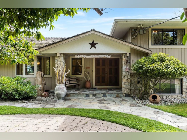 3035 Mcanally Road, Saanich, BC, V8N 1T3 - 23