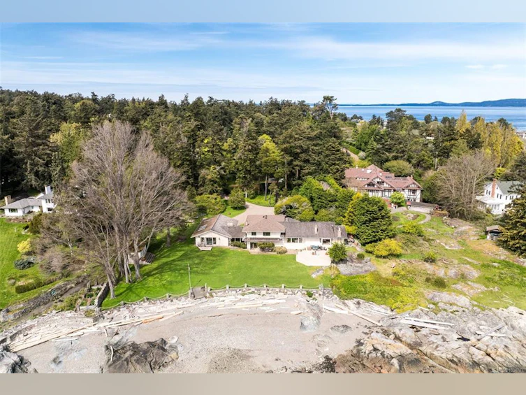 3035 Mcanally Road, Saanich, BC, V8N 1T3 - 53
