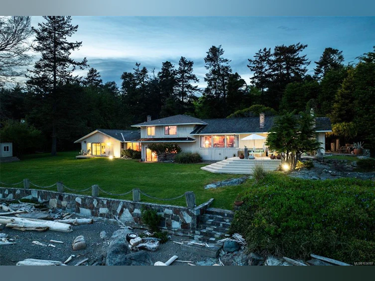 3035 Mcanally Road, Saanich, BC, V8N 1T3 - 19