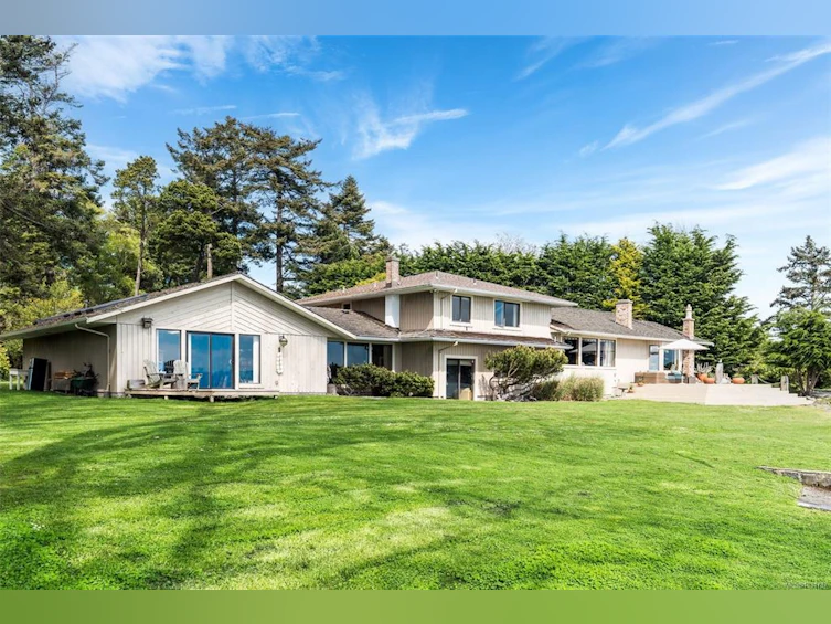 3035 Mcanally Road, Saanich, BC, V8N 1T3 - 47
