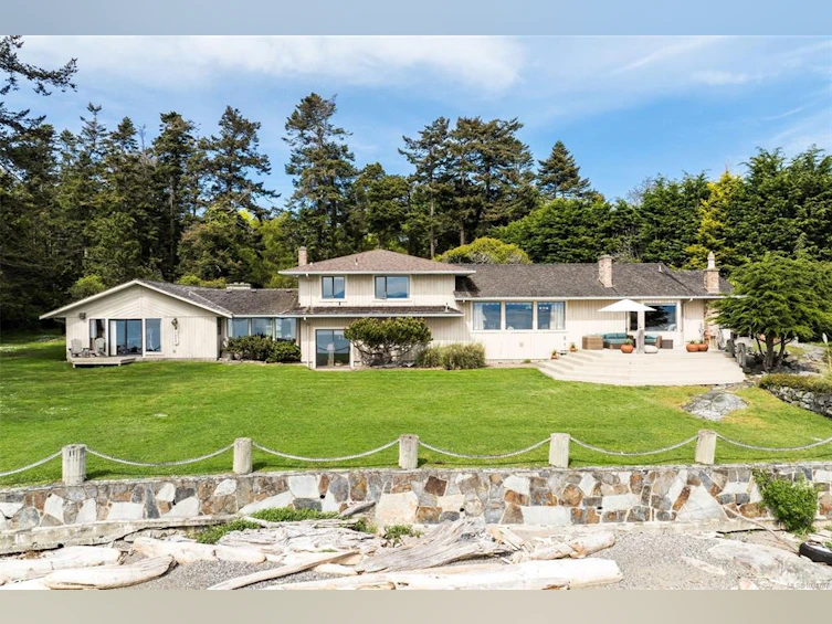 3035 Mcanally Road, Saanich, BC, V8N 1T3 - 5