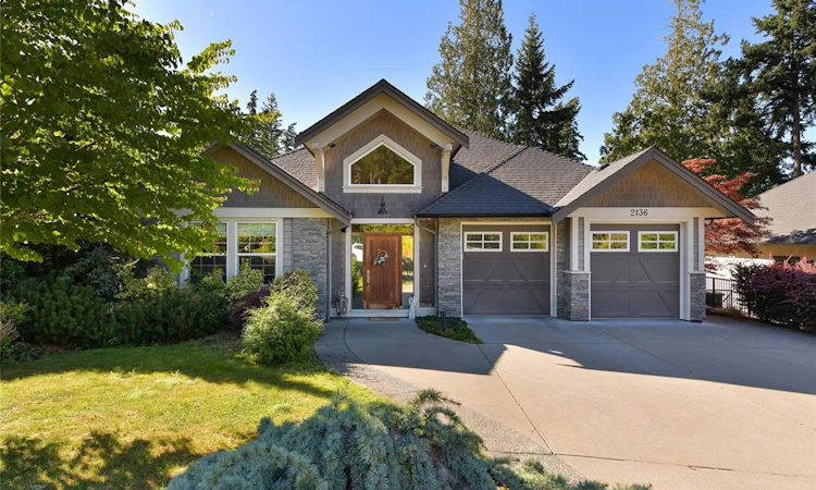 2136 Champions Way