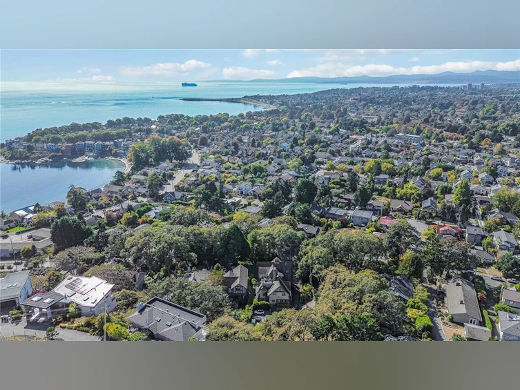 F-349 Foul Bay Road, Victoria, BC, V8S 4G6 - 24