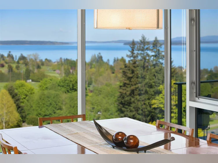 607-5332 Sayward Hill Crescent, Saanich, BC, V8Y 3H8 - 35
