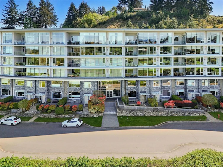 607-5332 Sayward Hill Crescent, Saanich, BC, V8Y 3H8 - 85