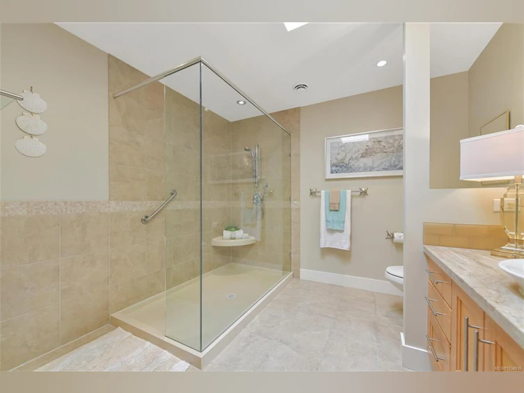 607-5332 Sayward Hill Crescent, Saanich, BC, V8Y 3H8 - 57
