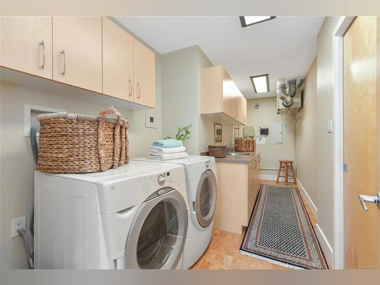 607-5332 Sayward Hill Crescent, Saanich, BC, V8Y 3H8 - 64