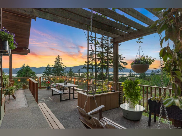 248 Suneagle Drive, Salt Spring Island, BC, V8K 1E5