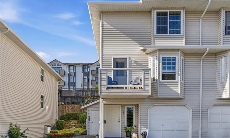 1-1659 Dufferin Crescent