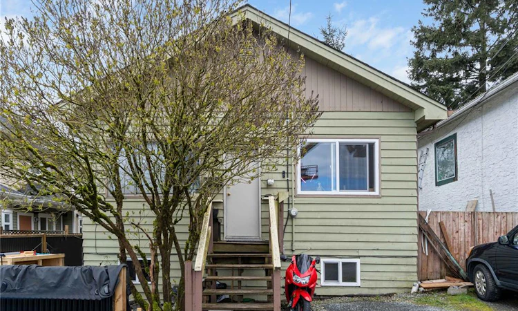 205 Sabiston Street