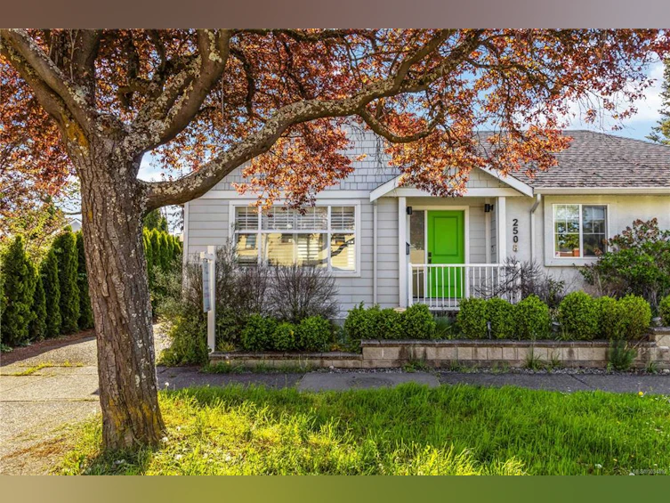 2508 Shakespeare Street, Victoria, BC, V8R 4G5 - 2