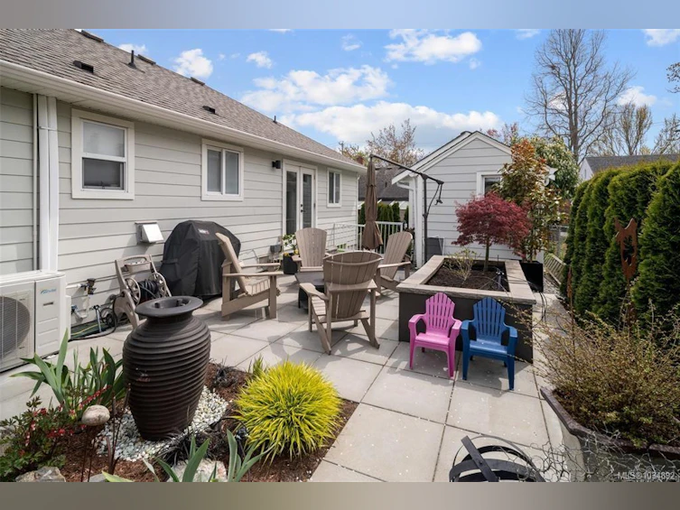 2508 Shakespeare Street, Victoria, BC, V8R 4G5 - 3