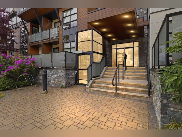 301-4000 Shelbourne Street, Saanich, BC, V8N 3E4 - 50