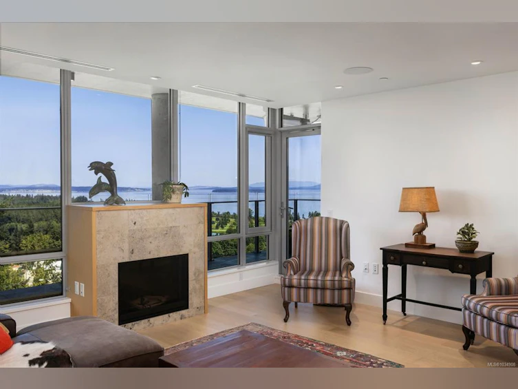 602-5388 Hill Rise Terrace, Saanich, BC, V8Y 3K3 - 3