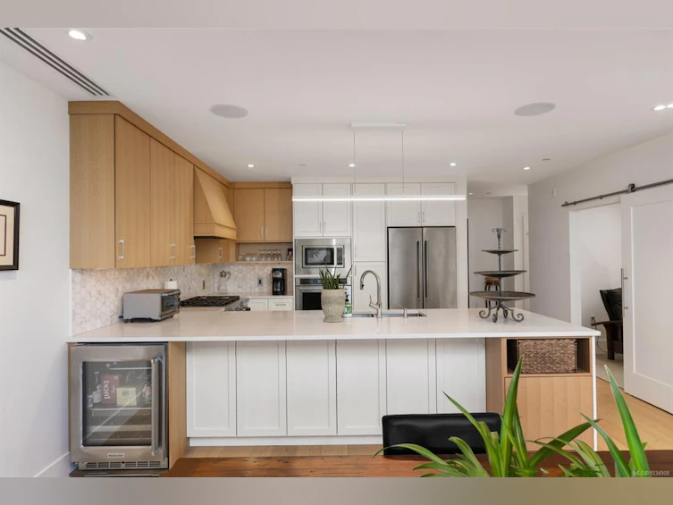 602-5388 Hill Rise Terrace, Saanich, BC, V8Y 3K3 - 9
