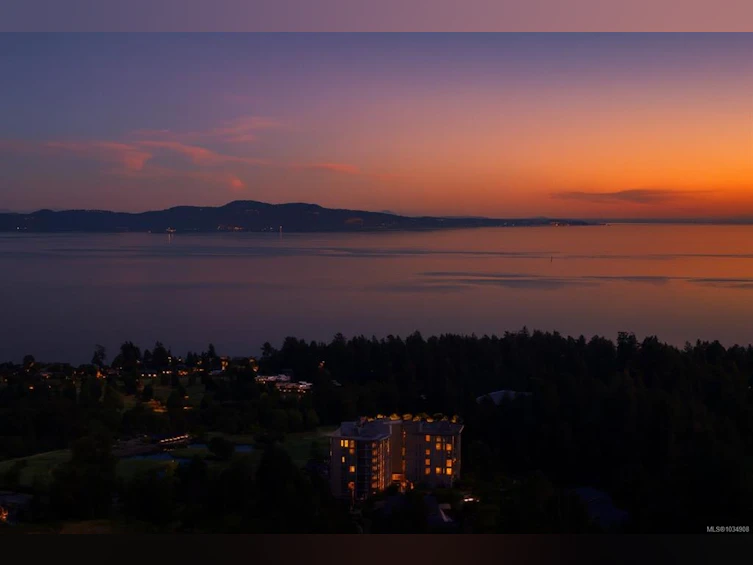 602-5388 Hill Rise Terrace, Saanich, BC, V8Y 3K3 - 34