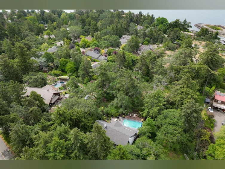 2861 Tudor Avenue, Saanich, BC, V8N 1L6 - 70