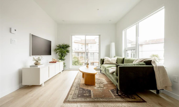 211-1075 Tillicum Road