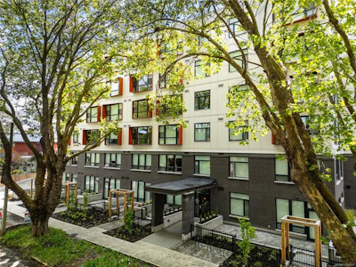 210-629 Speed Avenue - 2