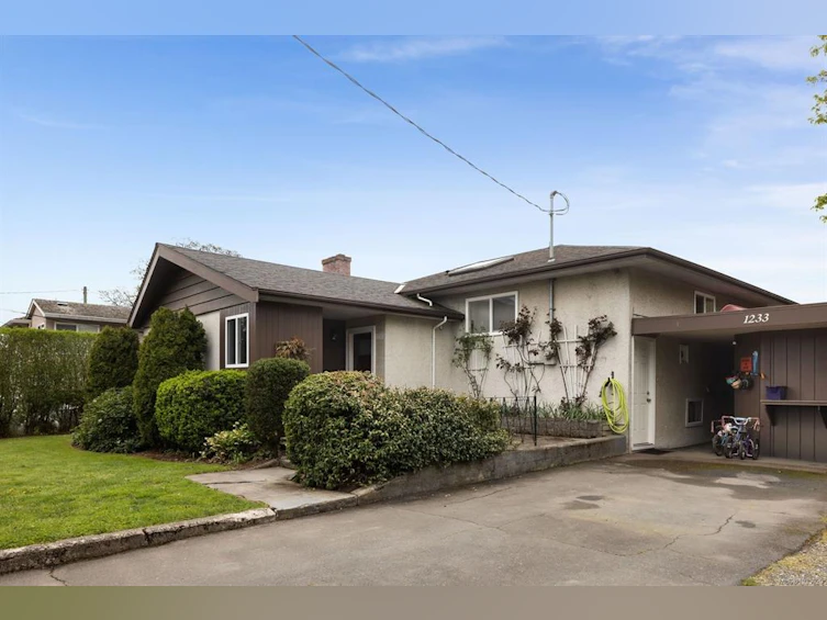 1233 Roy Road, Saanich, BC, V8Z 2X8 - 34