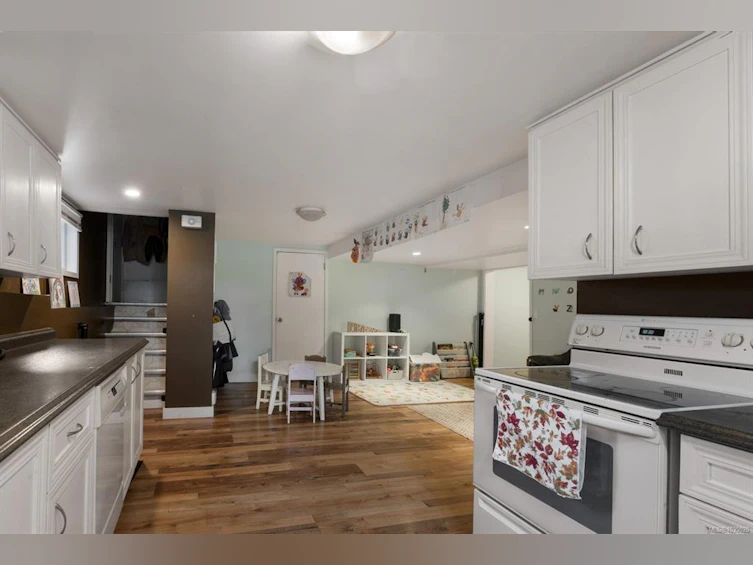 1233 Roy Road, Saanich, BC, V8Z 2X8 - 26