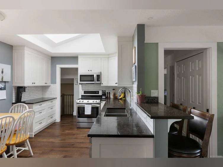 1233 Roy Road, Saanich, BC, V8Z 2X8 - 5