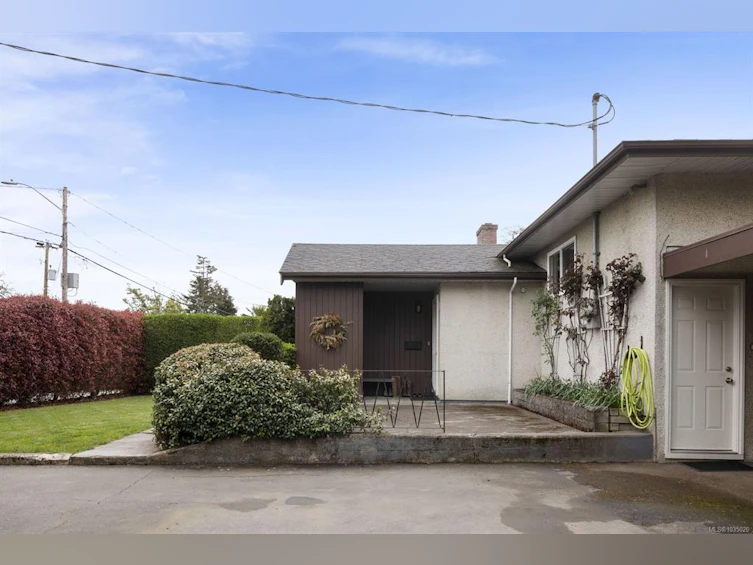 1233 Roy Road, Saanich, BC, V8Z 2X8 - 33